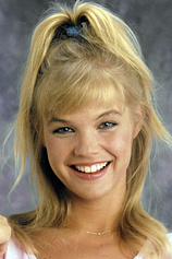 picture of actor Julie McCullough
