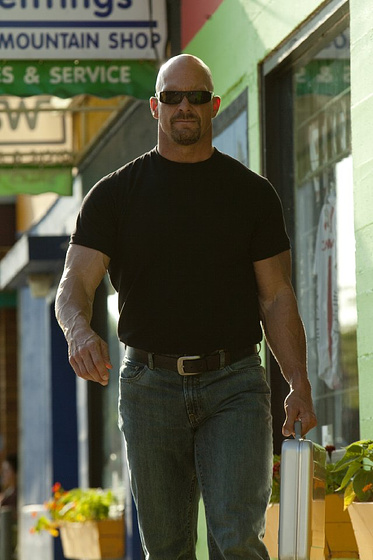Steve Austin en The Stranger