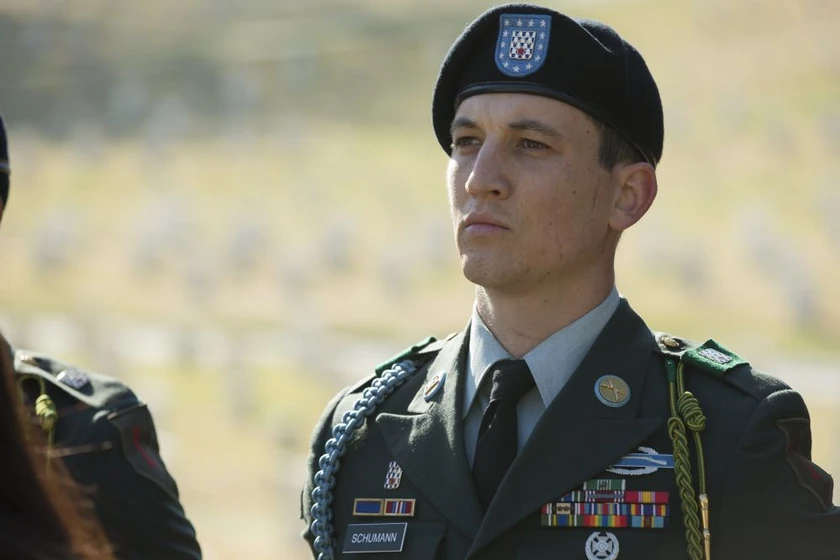 Miles Teller en deber-cumplido