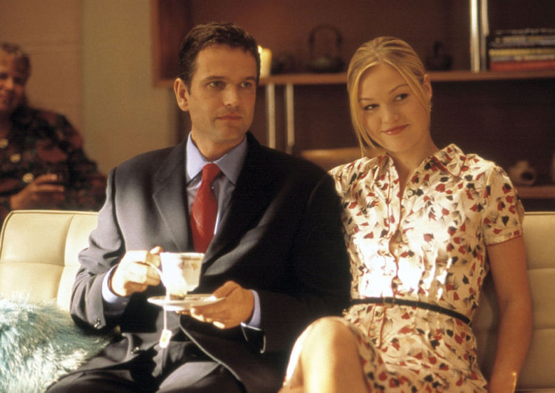 Julia Stiles y Edward Atterton en Carolina