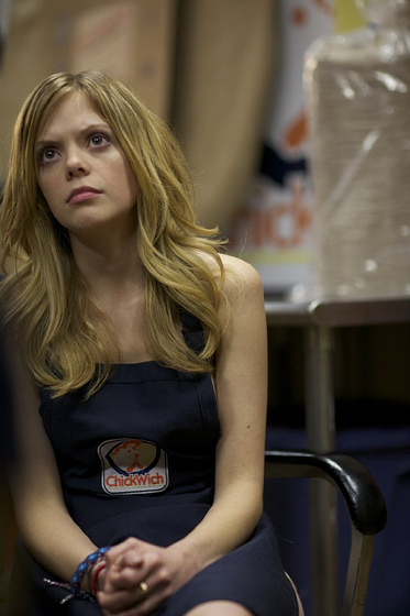 Dreama Walker en Compliance