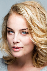 picture of actor Ida Engvoll