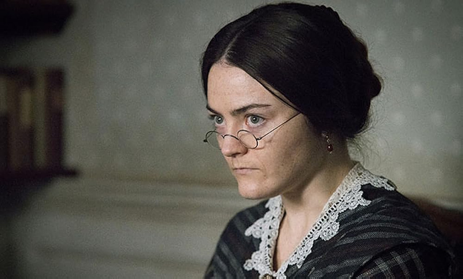 Finn Atkins en invisibles-la-historia-de-las-hermanas-bronte