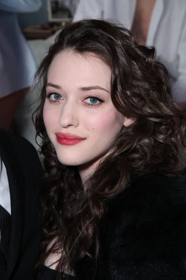 Kat Dennings en Sin Compromiso (Premiere en Los Ángeles. Enero 2011)