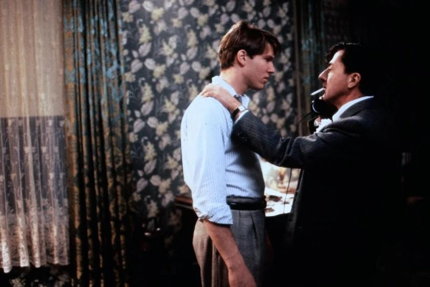 Loren Dean y Dustin Hoffman en billy-bathgate