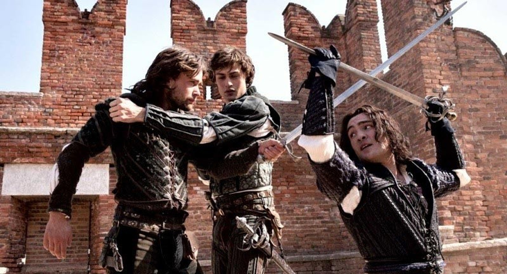 Tom Wisdom, Douglas Booth y Christian Cooke en Romeo and Juliet