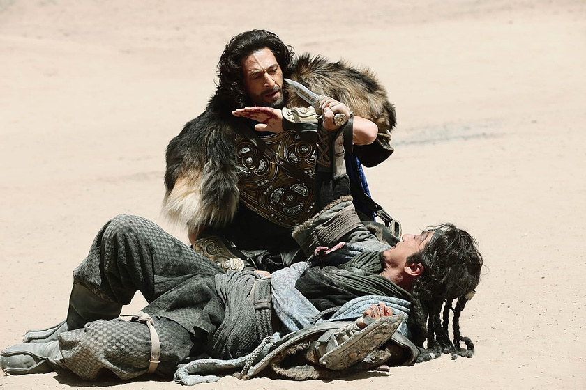 Jackie Chan y Adrien Brody en Dragon Blade
