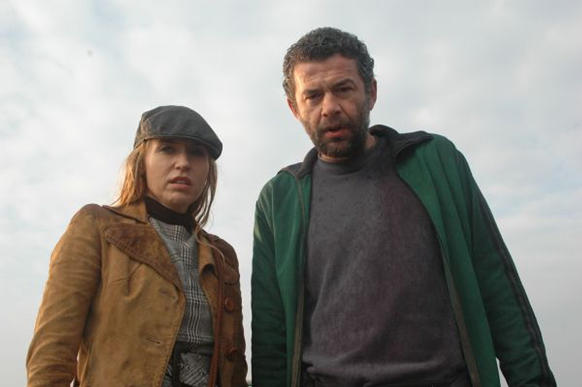 Nebojsa Glogovac y Anica Dobra en La Mujer con la nariz rota