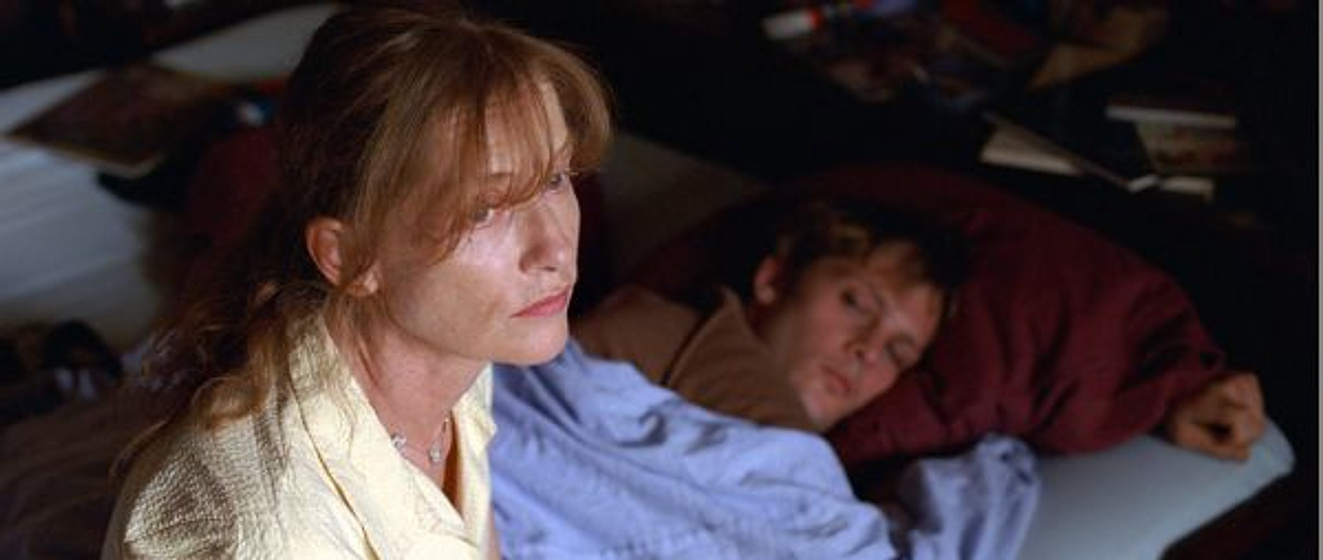 Isabelle Huppert y Nicolas Duvauchelle en Una Mujer en África