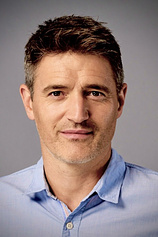 picture of actor Tom Chambers