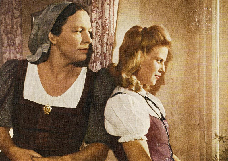 Kristina Söderbaum y Liselotte Schreiner en la-ciudad-sonada