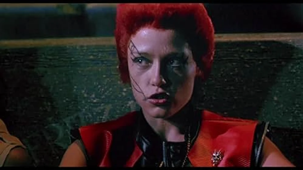 Linnea Quigley en el-regreso-de-los-muertos-vivientes