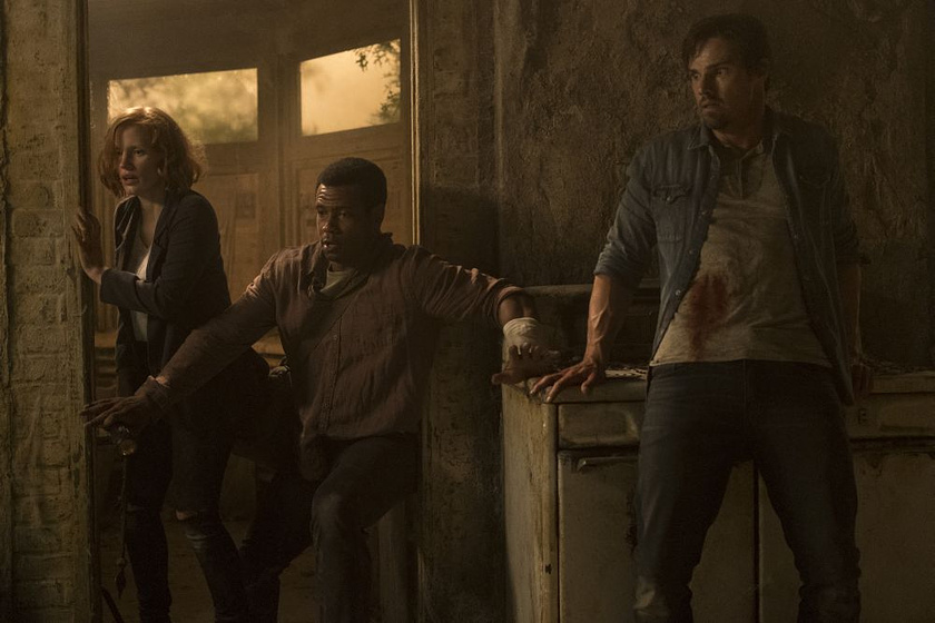Jessica Chastain, Isaiah Mustafa y Jay Ryan en It: Capítulo 2