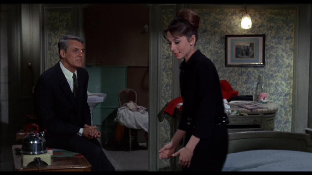 Cary Grant y Audrey Hepburn en Charada