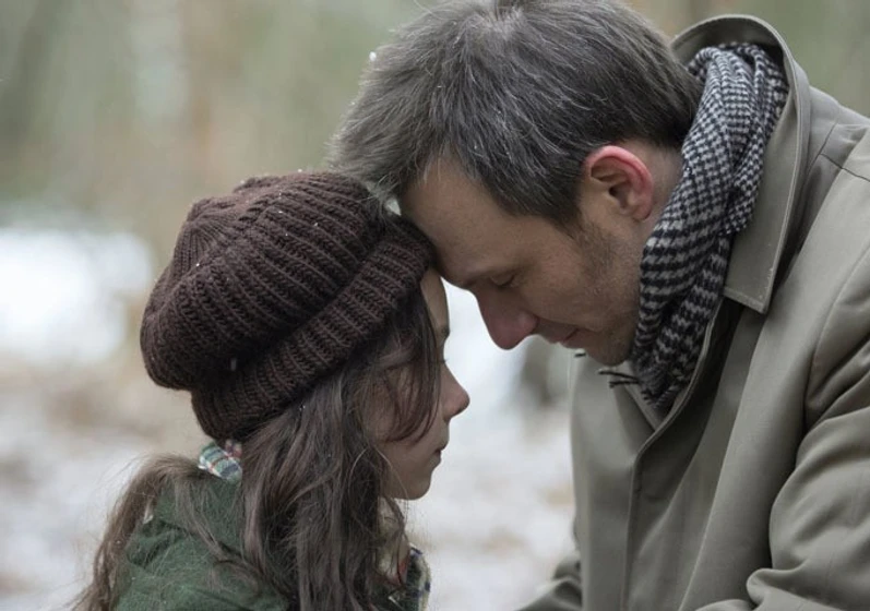 Christian Slater y Maja Arsovic en nymphomaniac-parte-1