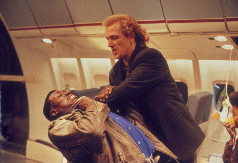 Wesley Snipes y Bruce Payne en Pasajero 57
