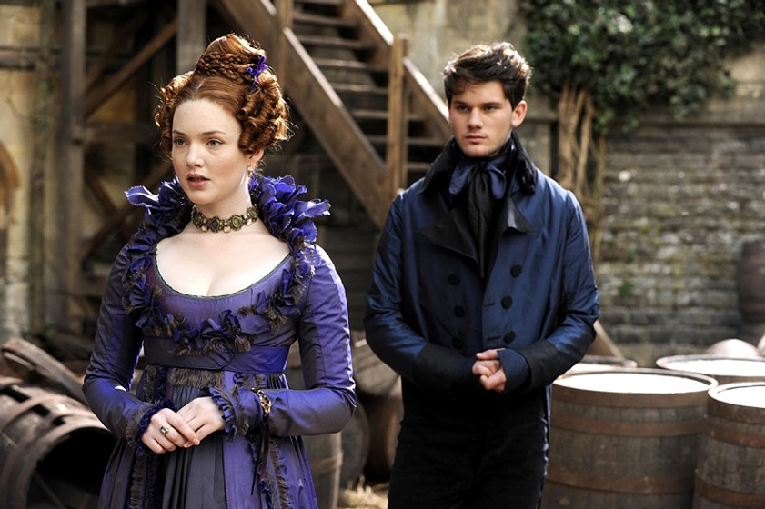 Holliday Grainger y Jeremy Irvine en Grandes Esperanzas