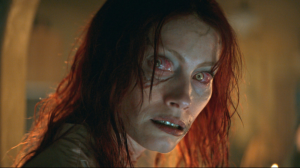 Alyssa Sutherland en Posesión Infernal: El Despertar