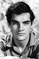 picture of actor Gary Raymond