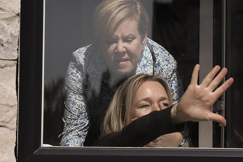 Kari Matchett y Romy Rosemont en La Locura de una Madre
