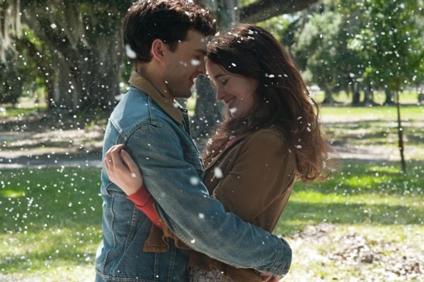 Alden Ehrenreich y Alice Englert en Hermosas criaturas