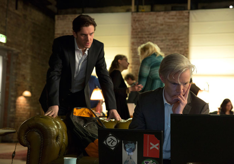 Benedict Cumberbatch y Dan Stevens en El Quinto Poder