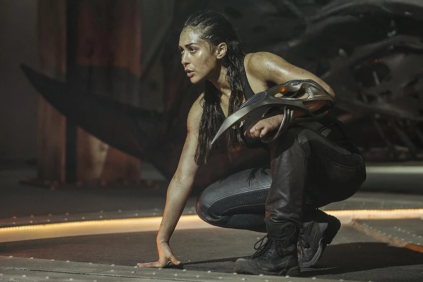 Lindsey Morgan en skylines