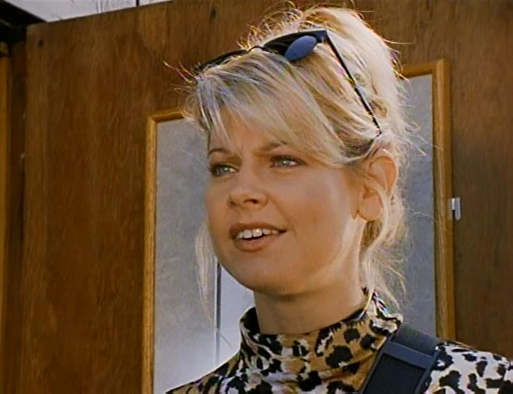 Amy Lindsay en femalien-2