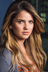 photo of person Shelley Hennig