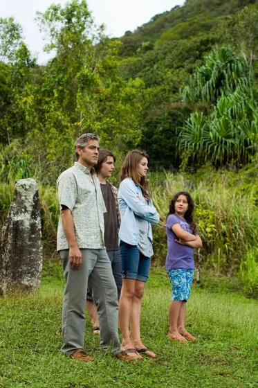 George Clooney, Shailene Woodley, Amara Miller y Nick Krause en los-descendientes