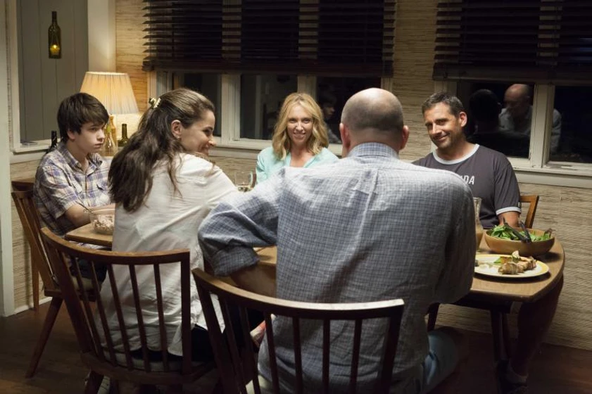 Toni Collette, Steve Carell, Rob Corddry, Liam James y Zoe Levin en el-camino-de-vuelta