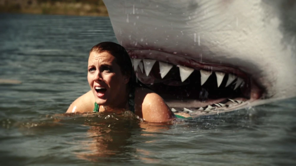 Celine Filion en jurassic-shark