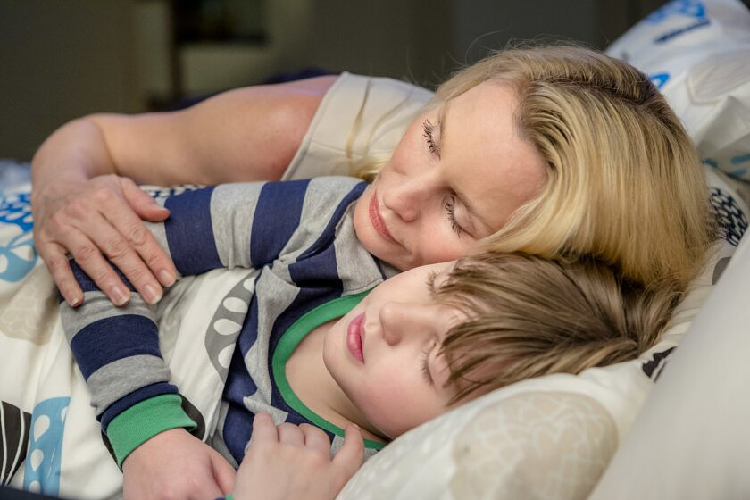 Nicollette Sheridan y Kiefer O'Reilly en Todo Tuyo
