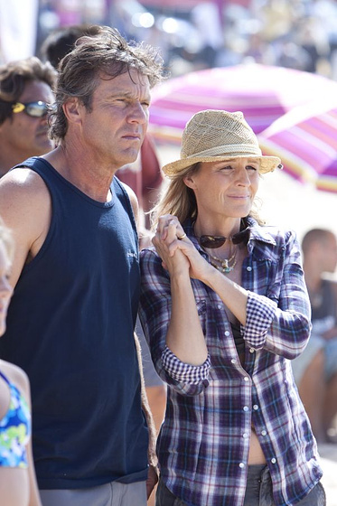 Helen Hunt y Dennis Quaid en Soul surfer