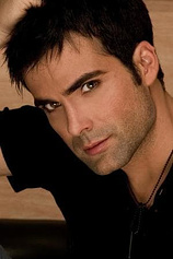 picture of actor Naím Thomas