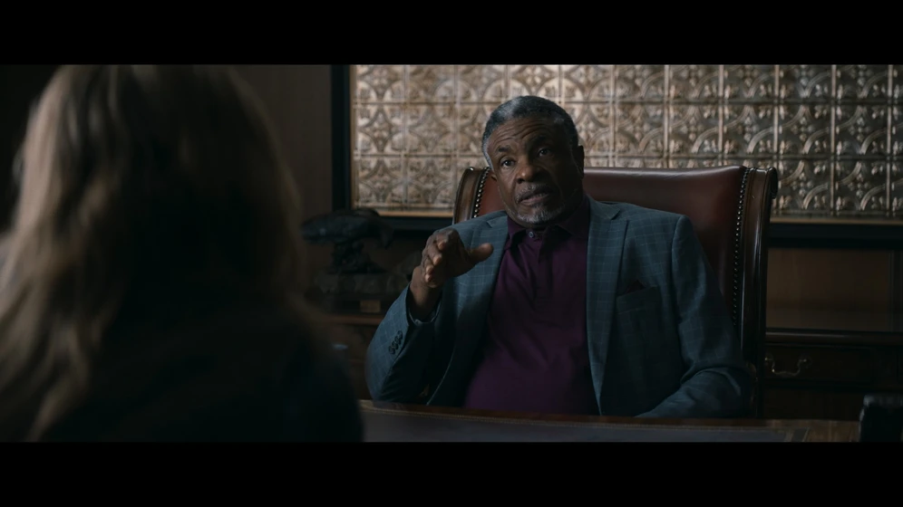Keith David en la-maldicion-de-shelby-oaks