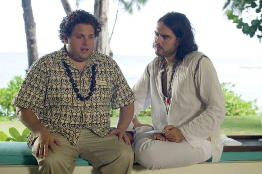 Jonah Hill y Russell Brand en paso-de-ti
