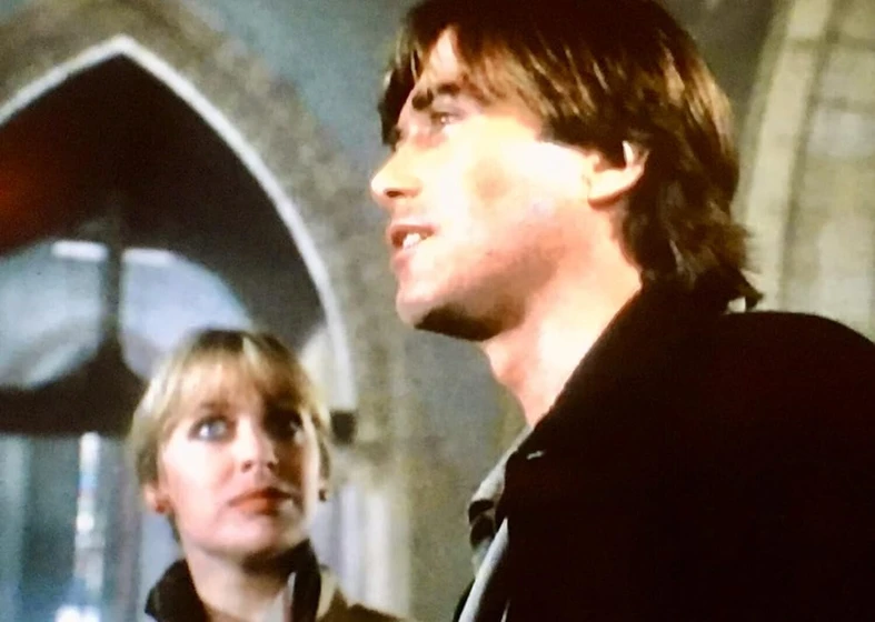 Brian Deacon y Carol Royle en and-the-wall-came-tumbling-down