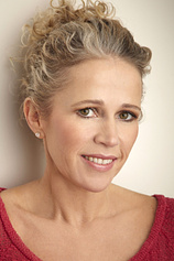 picture of actor Lucy Benjamin