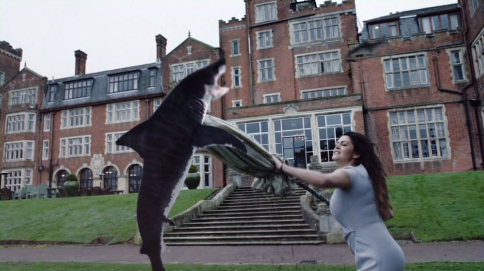 Casey Batchelor en Sharknado 5: Aletamiento Global