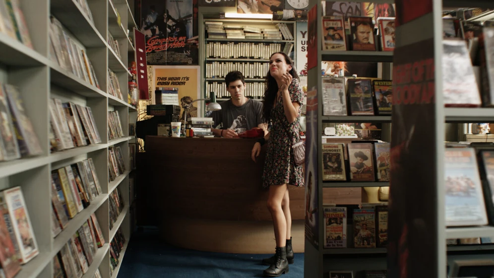 Pedro Campos y Luciana Echeverría en videoclub