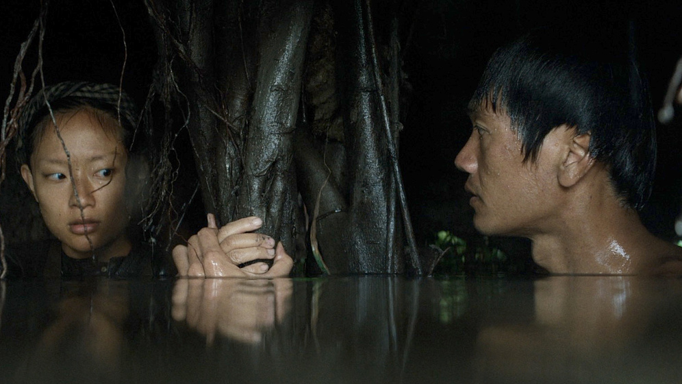 Ngô Quang Tuấn y Hồ Thu Anh en tunnels-sun-in-the-dark