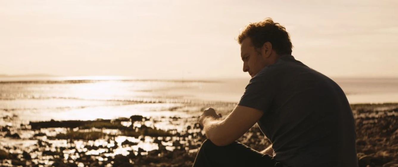 Rafe Spall en cuando-yo-no-este