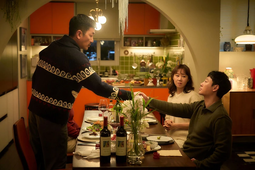 Hyo-jin Kong, Jung-Woo Ha y Dong-wook Kim en the-people-upstairs