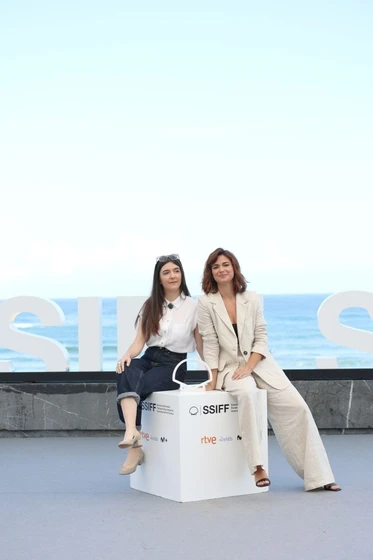Joana Santos y Laura Carreira en on-falling (Festival de San Sebastián. Septiembre 2024)
