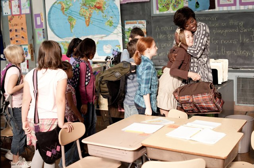 Viola Davis y Emily Alyn Lind en No nos moverán