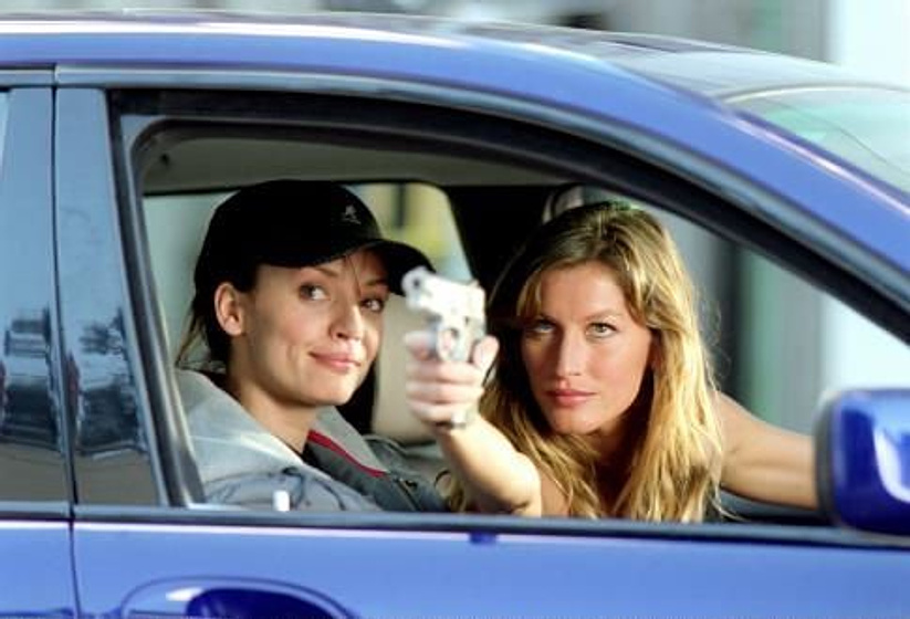 Gisele Bündchen y Ana Cristina de Oliveira en Taxi. Derrape Total