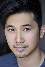 picture of actor Jon Prasida