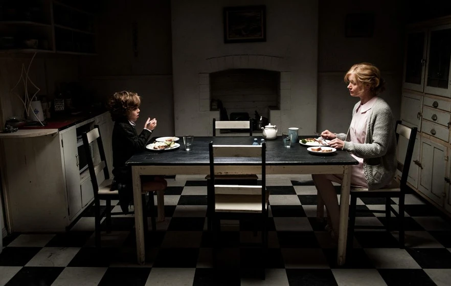 Essie Davis y Noah Wiseman en babadook