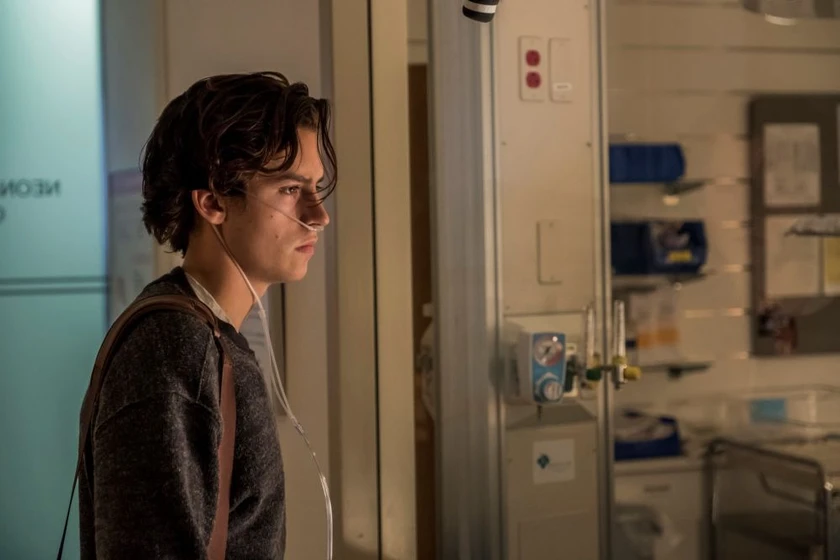 Cole Sprouse en a-dos-metros-de-ti